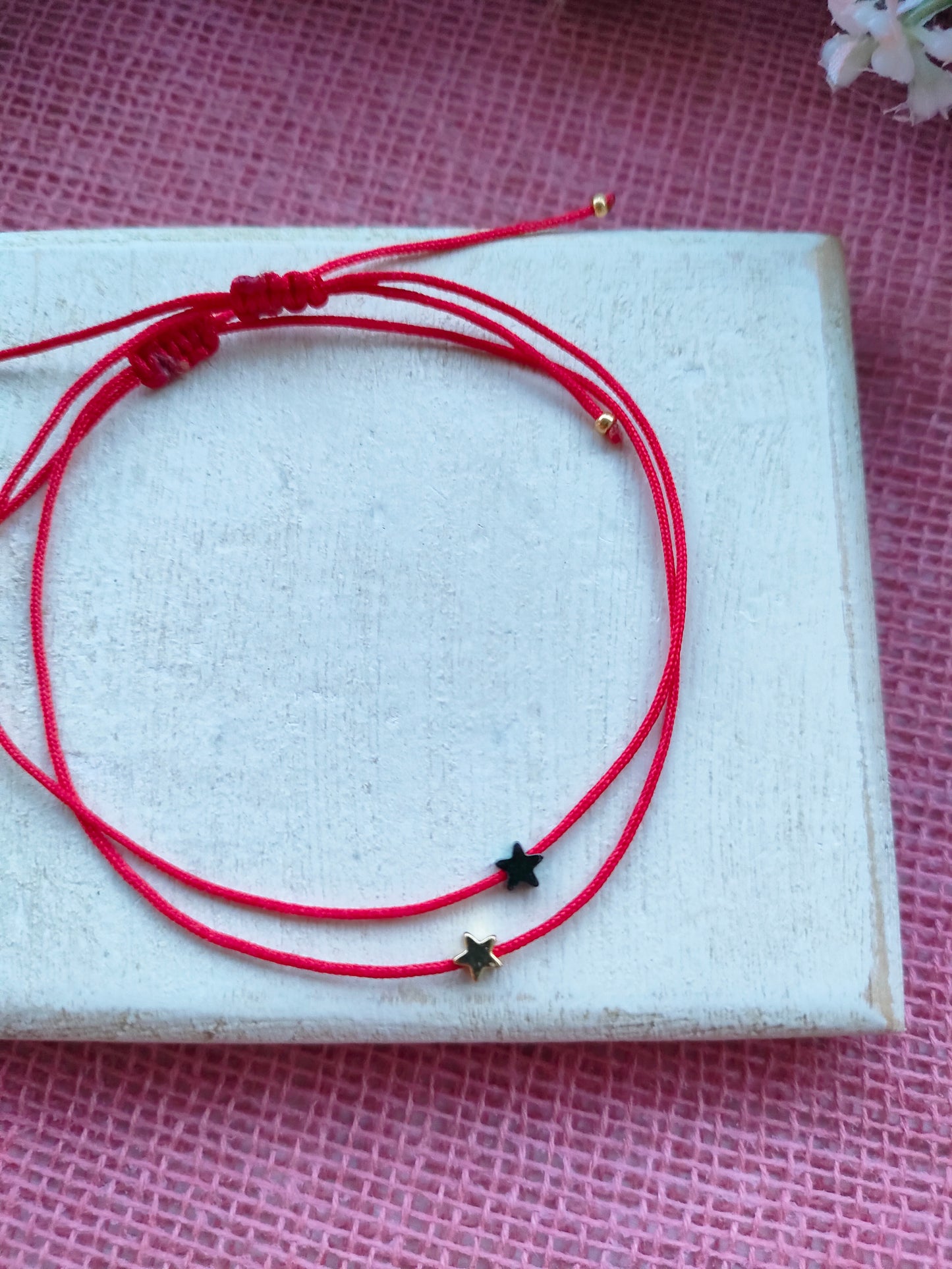 Bracelet rouge étoile